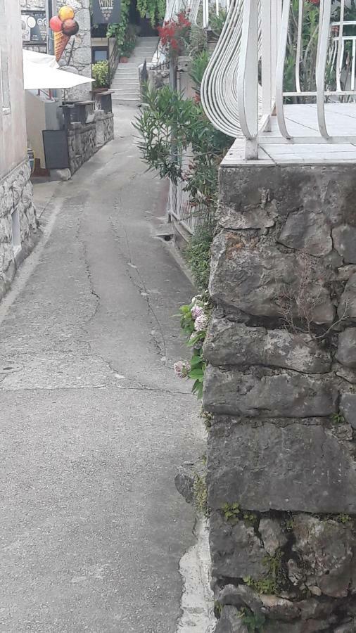 Dora Hotel Njivice Bagian luar foto