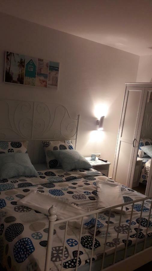Dora Hotel Njivice Bagian luar foto