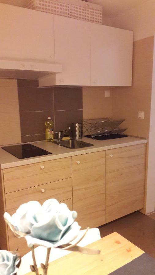 Dora Hotel Njivice Bagian luar foto